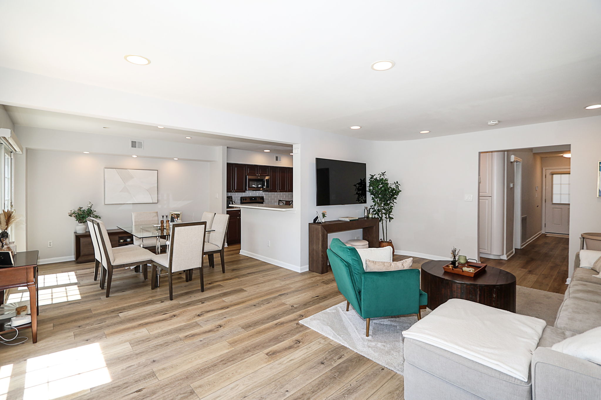 10-web-or-mls-52 Holiday Dr, Woodbury 9