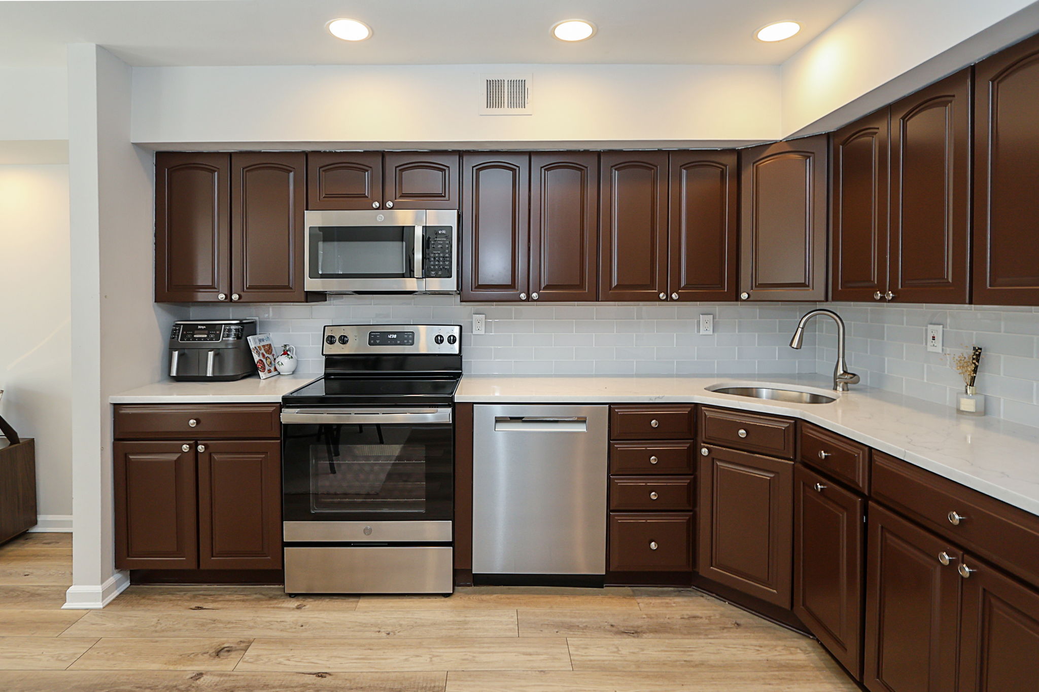 15-web-or-mls-52 Holiday Dr, Woodbury 14