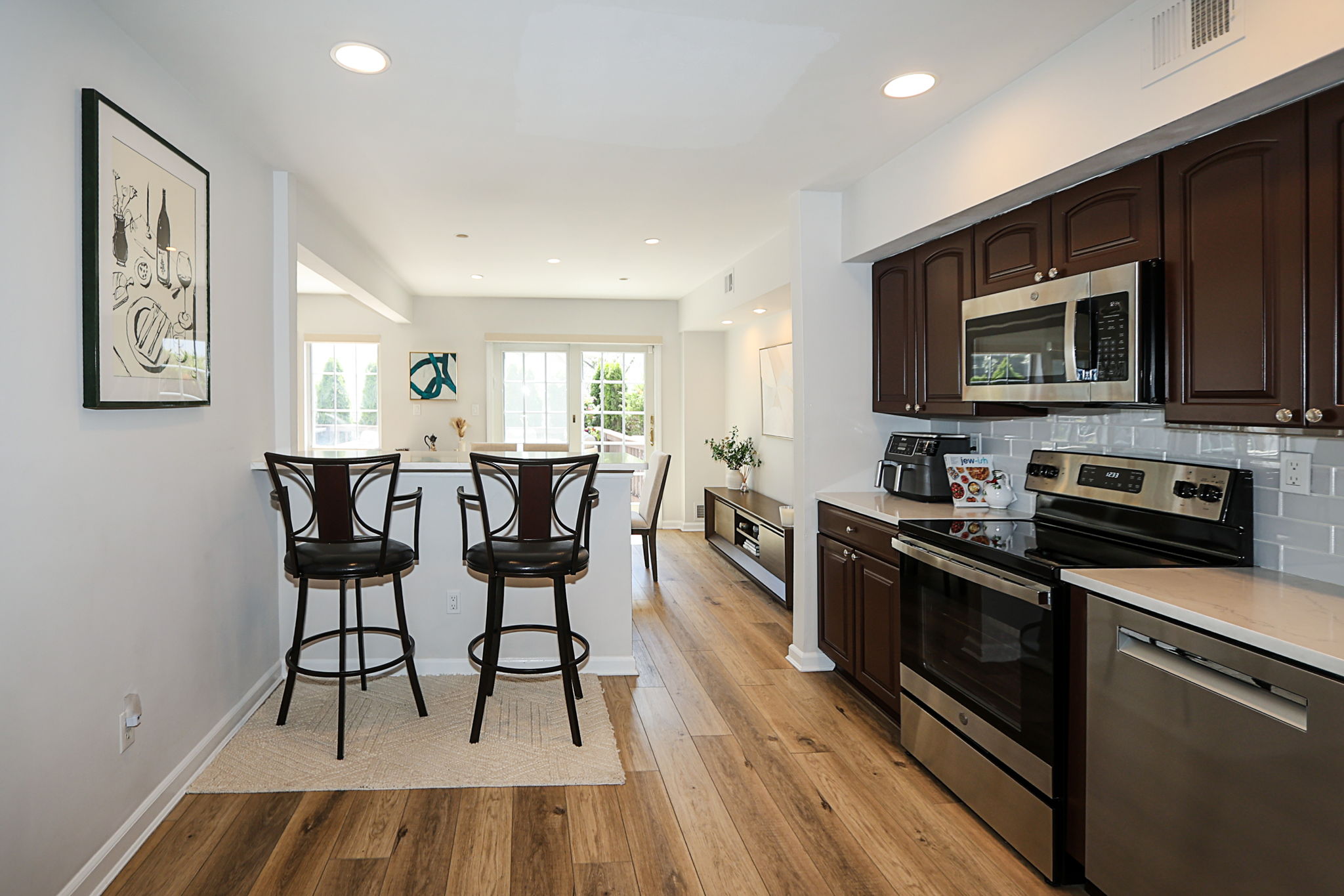 18-web-or-mls-52 Holiday Dr, Woodbury 17