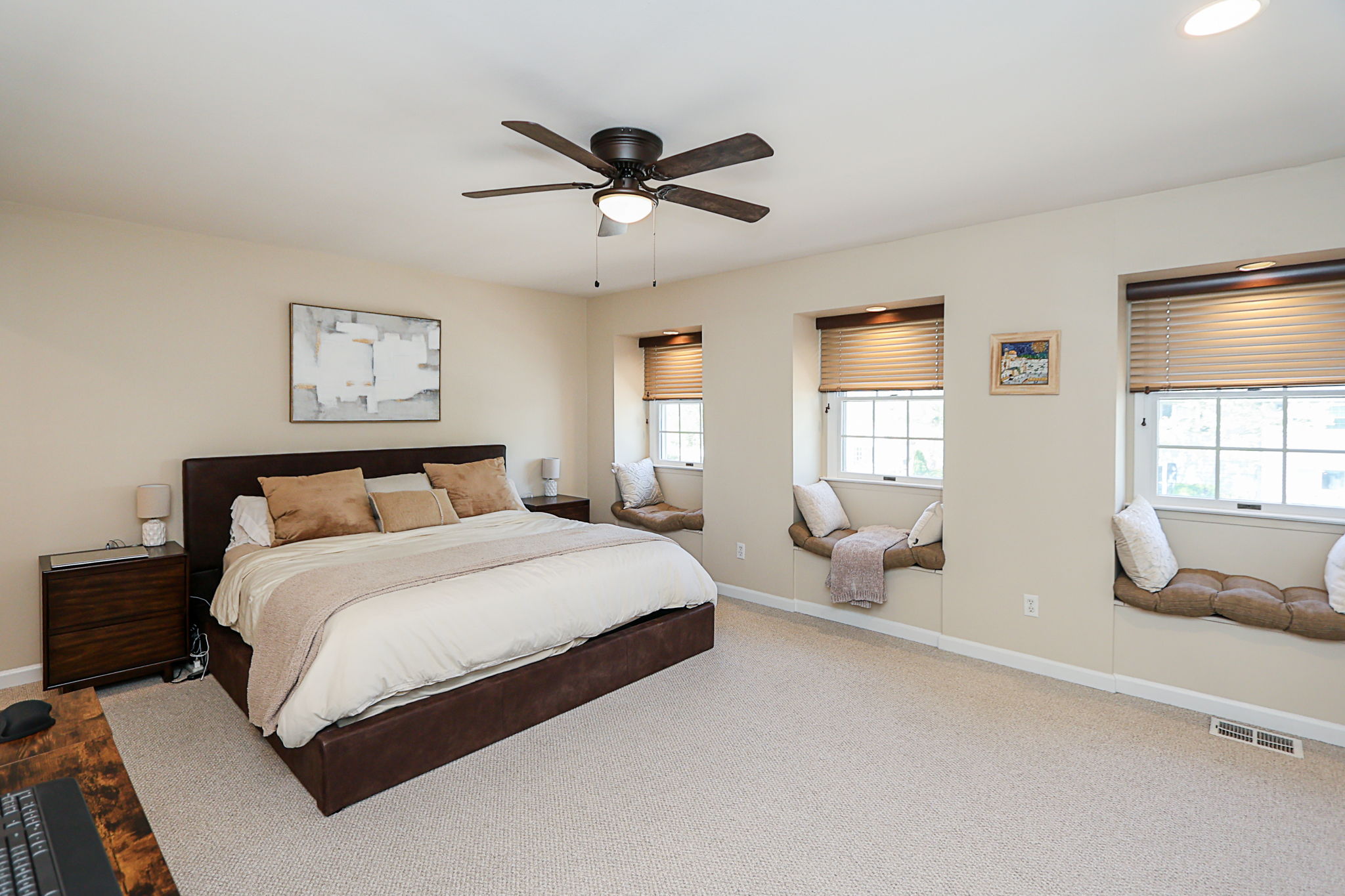 25-web-or-mls-52 Holiday Dr, Woodbury 23