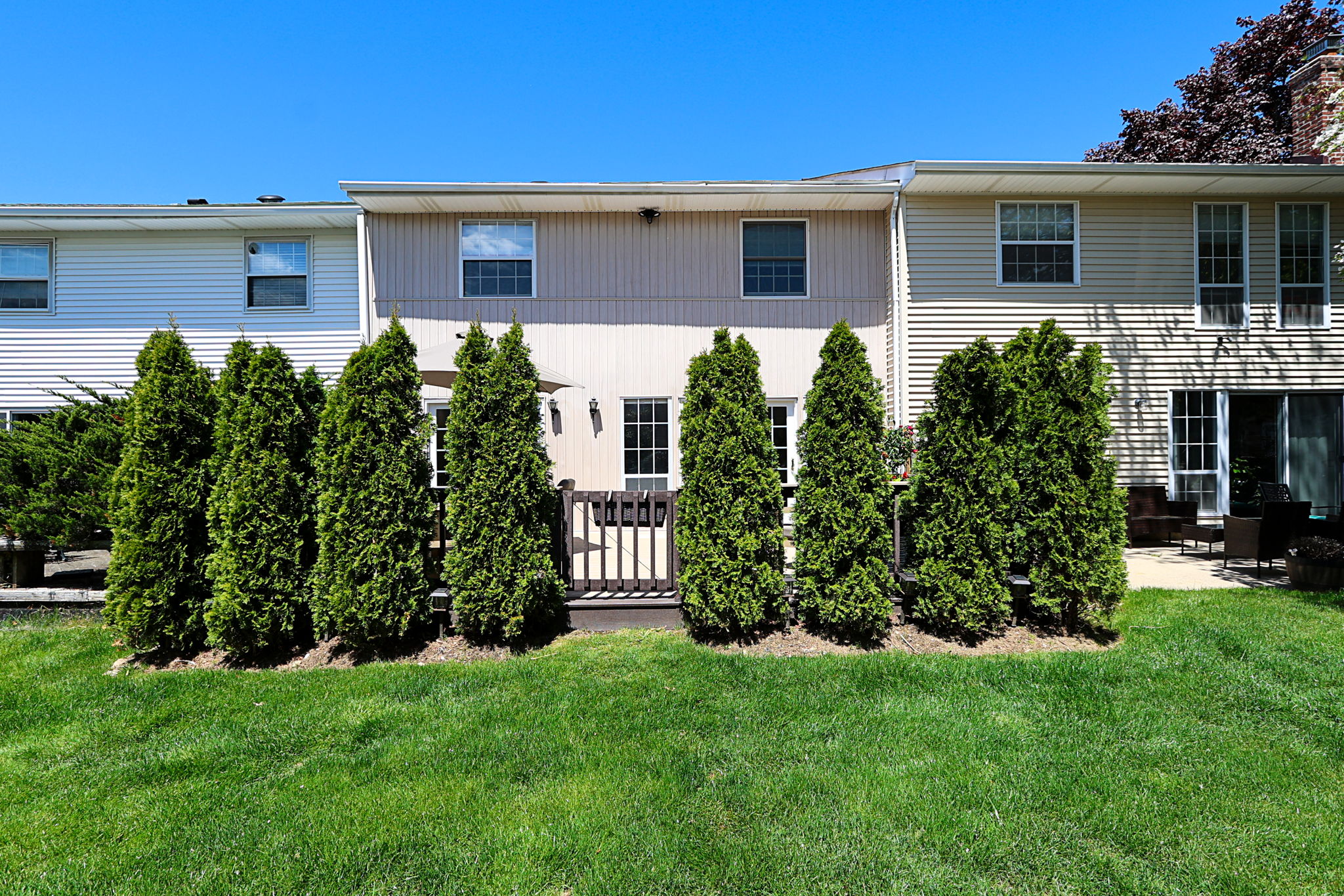 37-web-or-mls-52 Holiday Dr, Woodbury 35