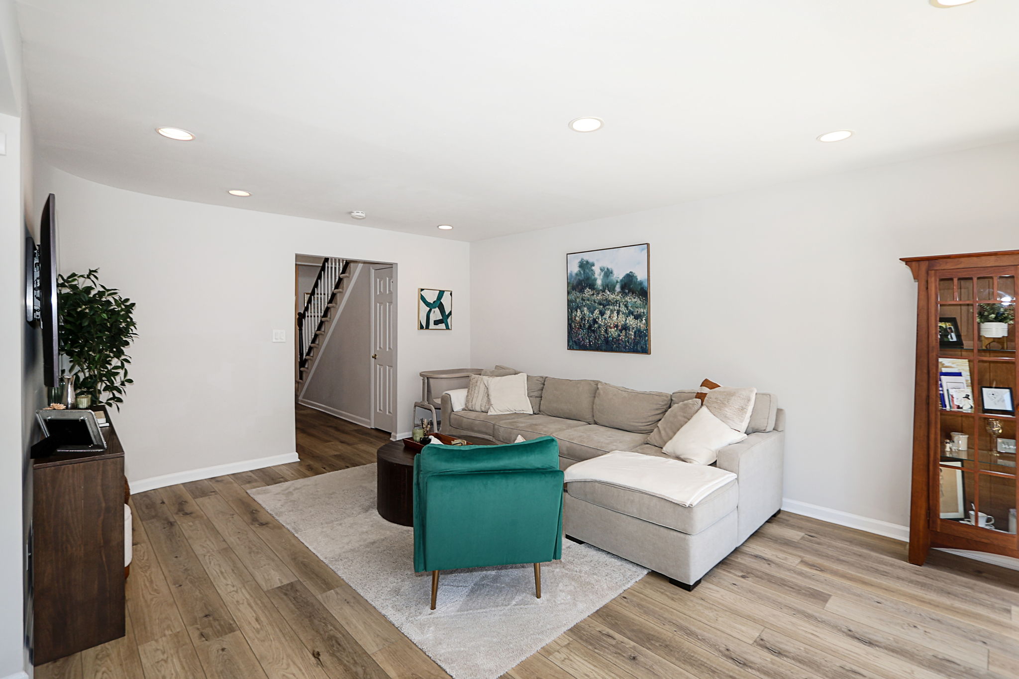 9-web-or-mls-52 Holiday Dr, Woodbury 8